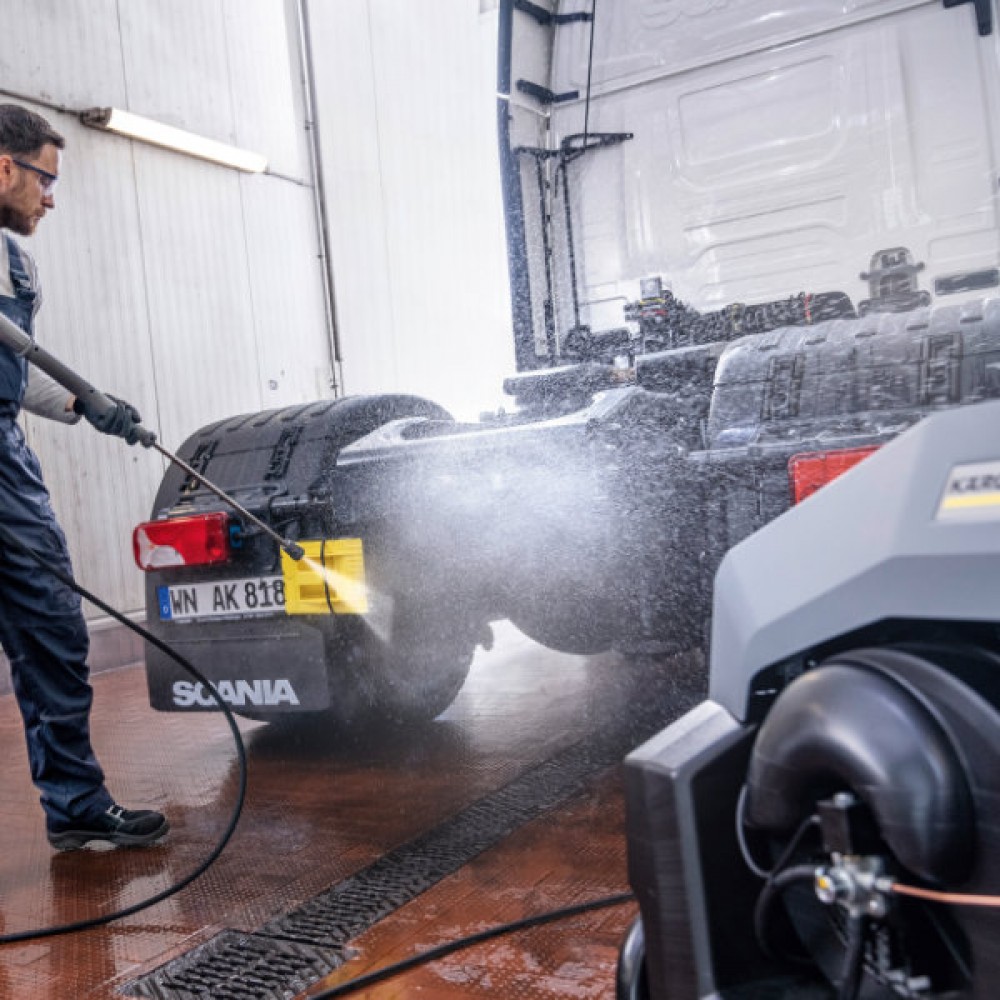 Karcher HDS 10/21-4 Classic Hot Water Pressure Washer | 1.030-911.0